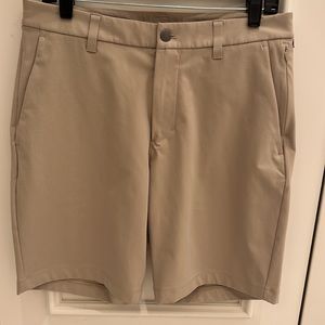 Men’s Lululemon Commission Classic-Fit short 9” Warpstreme